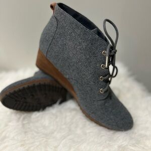 Dr Scholl’s  Gray and Brown Shoes with Sturdy Soles